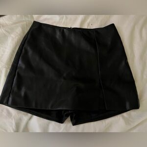 7 For All Mankind Black Faux Leather Skort Size S